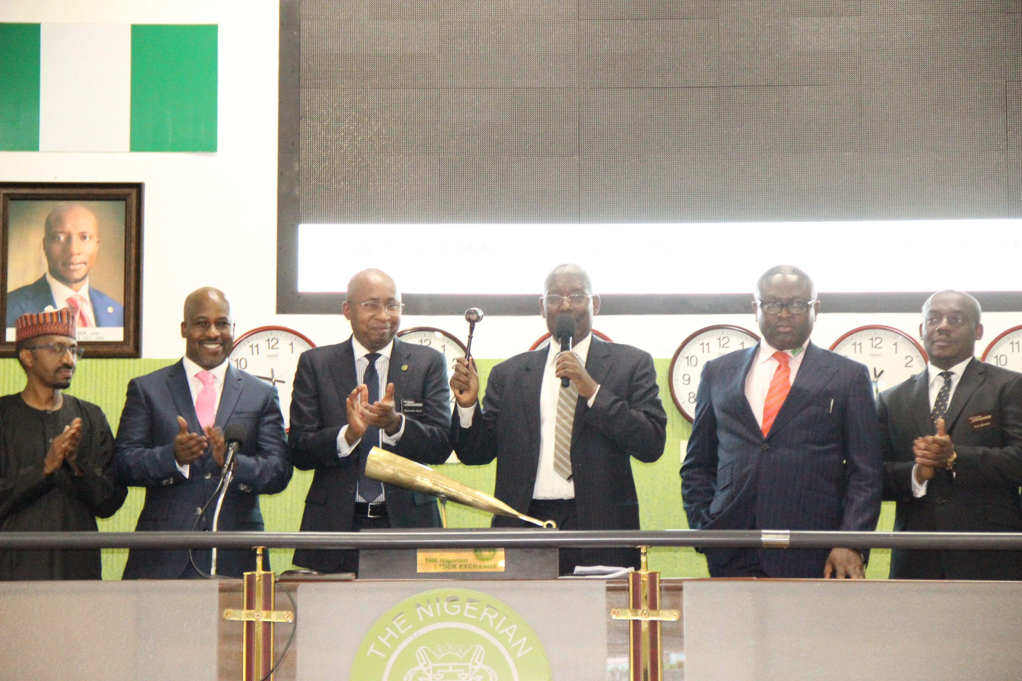 Photo of Photo News: Closing Gong Ceremony: Directors Of Eterna Plc Visit Nigerian Stock Exchange